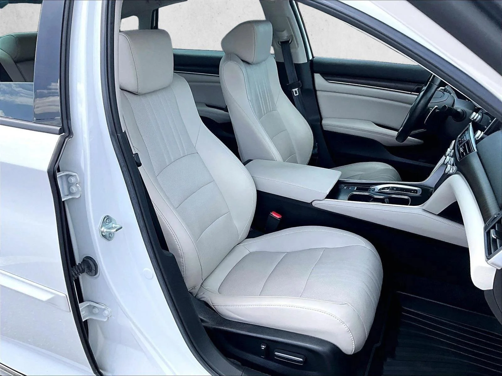 Used 2021 Platinum White Pearl Honda Touring image 9