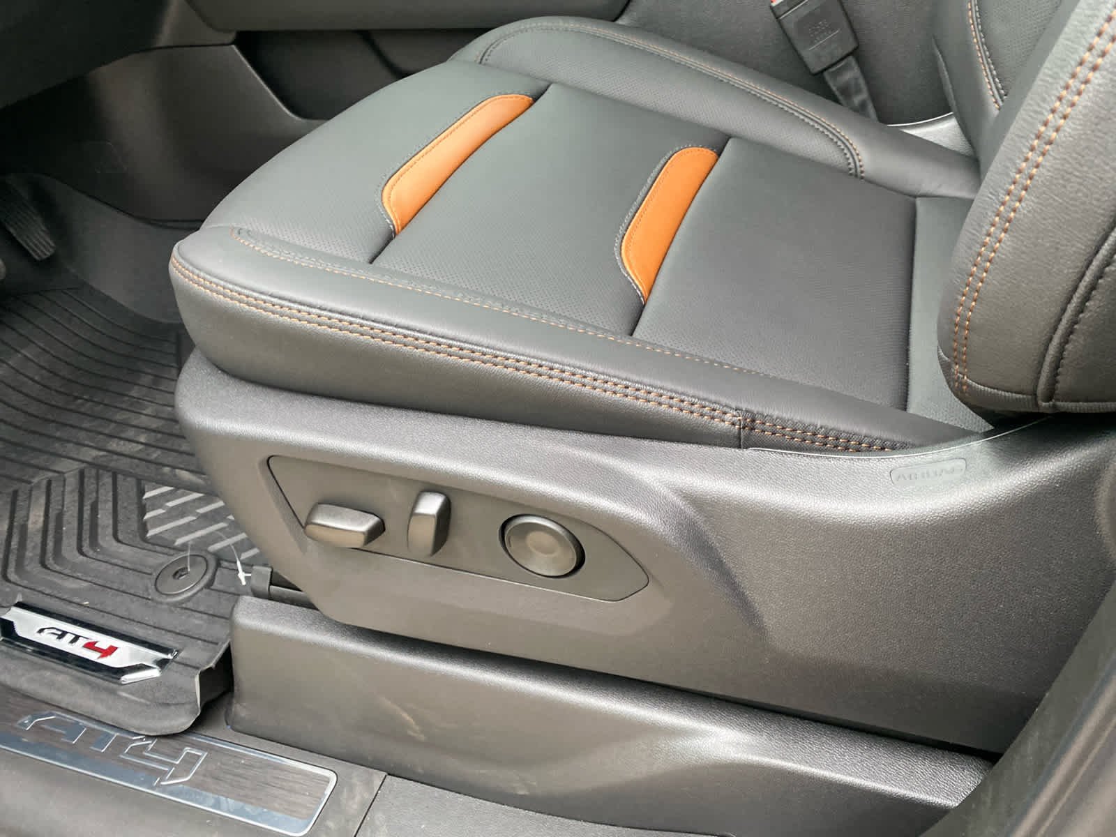 2026 GMC Sierra 1500 AT4 - Photo 11
