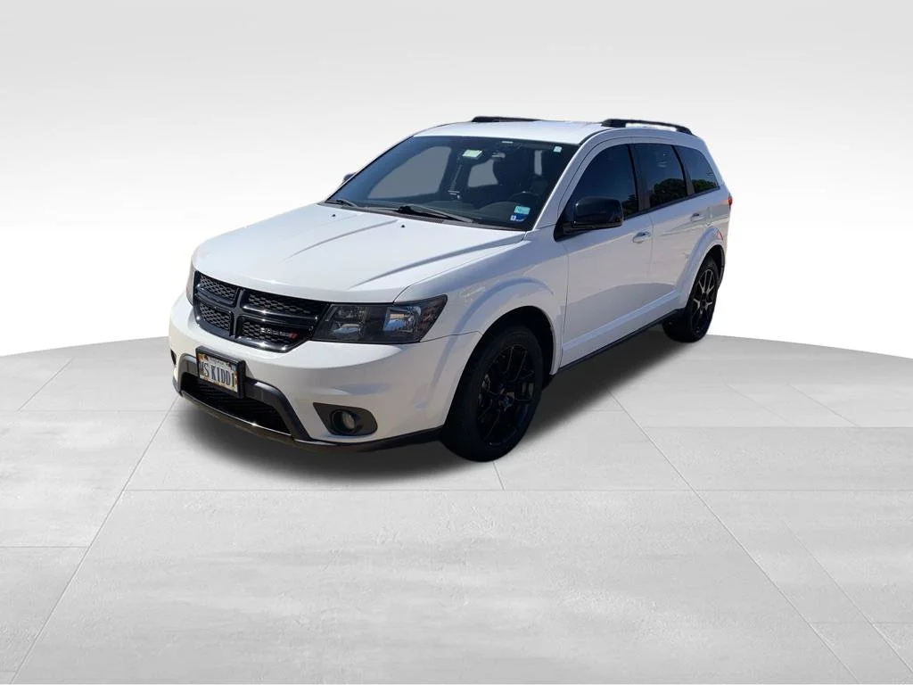 Used 2017 White Dodge SXT image 2