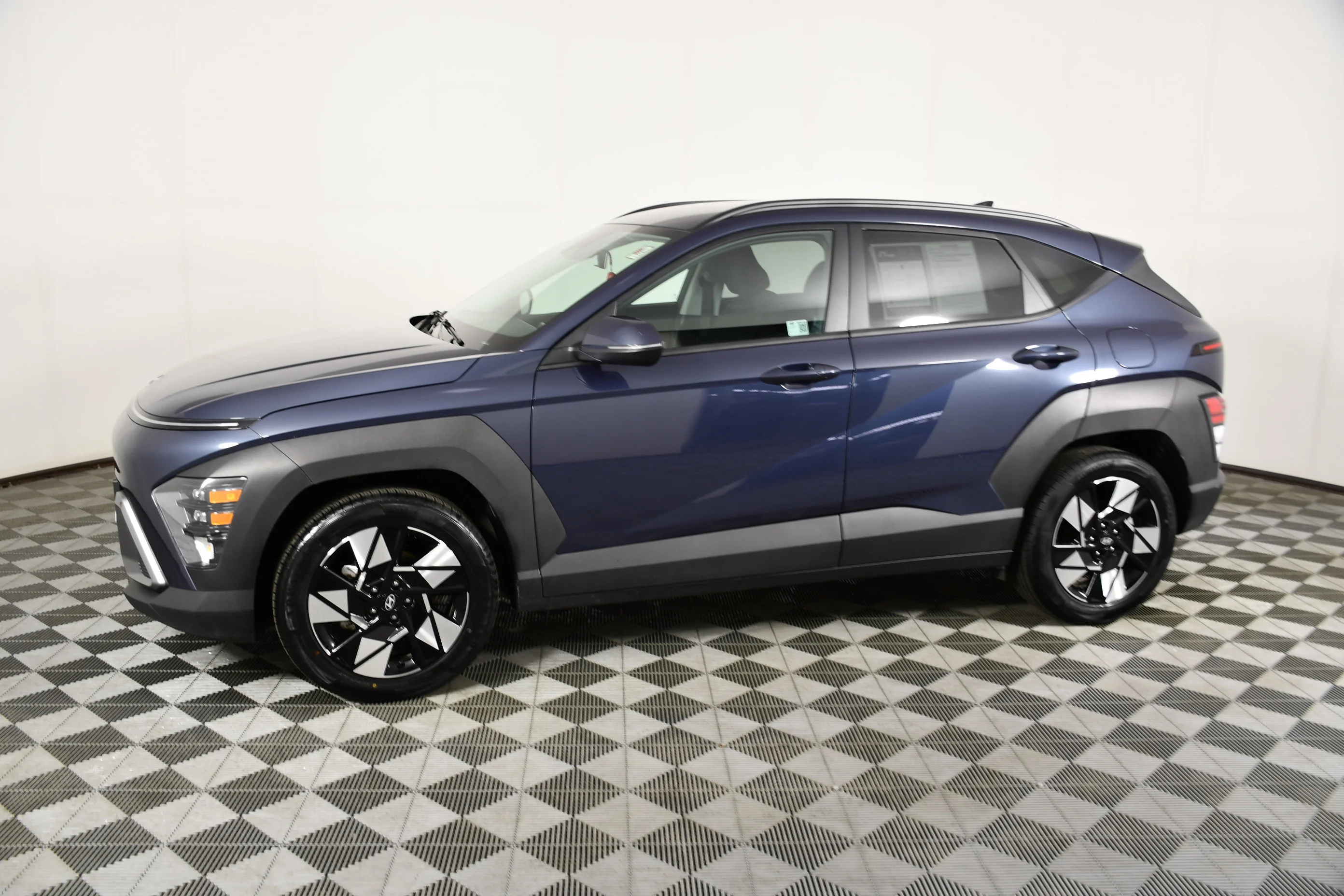 Used 2025 Denim Blue Hyundai SEL image 9