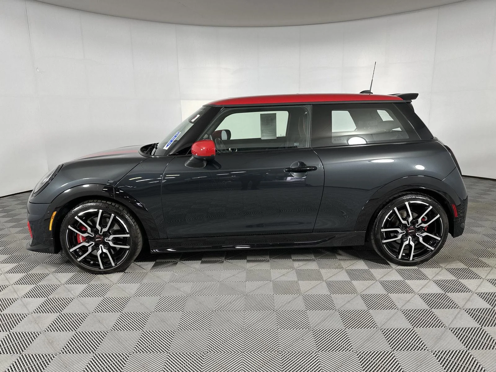 Used 2025 Legend Grey Metallic MINI John Cooper Works image 5