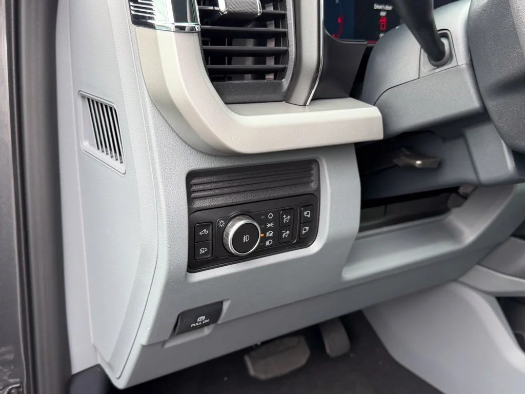 New 2027 Carbonized Gray Metallic Ford F-250® XLT image 15