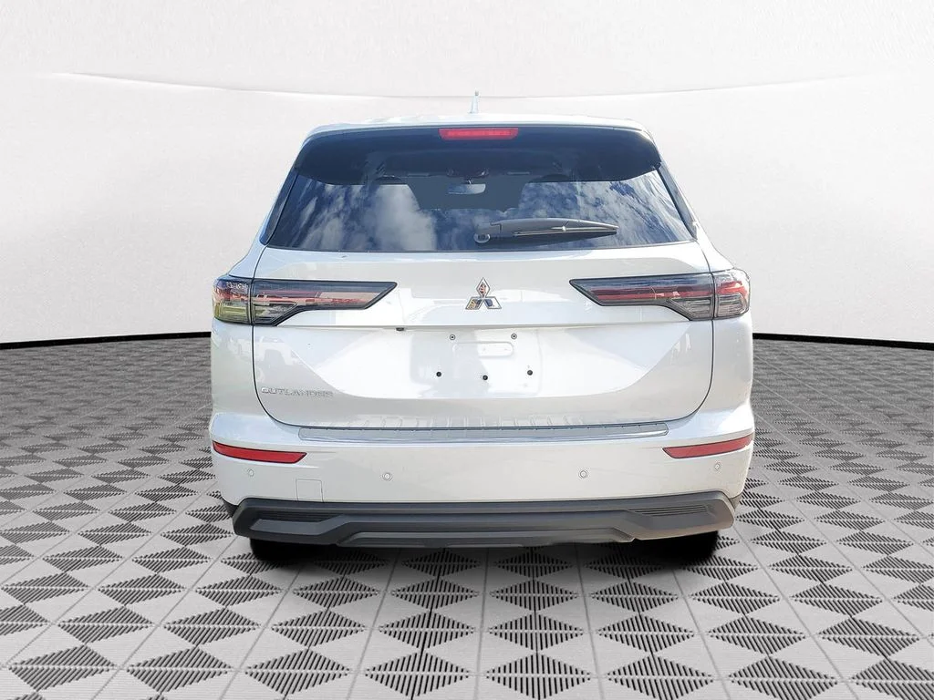 New 2026 White Mitsubishi ES image 5