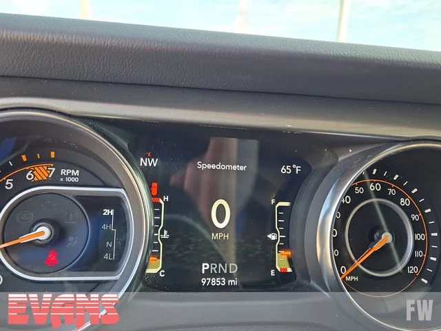 Used 2019 Red Jeep Unlimited Sahara image 5