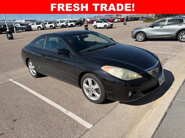 Used 2006 Black Toyota SE image 1