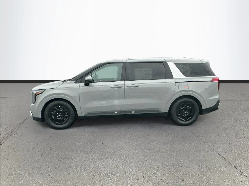New 2027 Ceramic Silver Kia LXS image 4