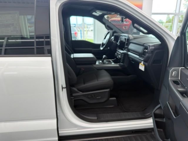 New 2026 Oxford White Ford XLT image 46
