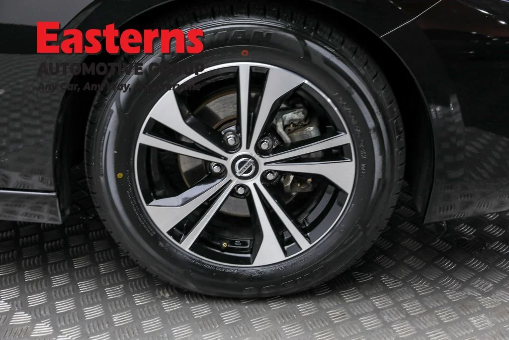 Used 2022 Black Nissan SV image 29