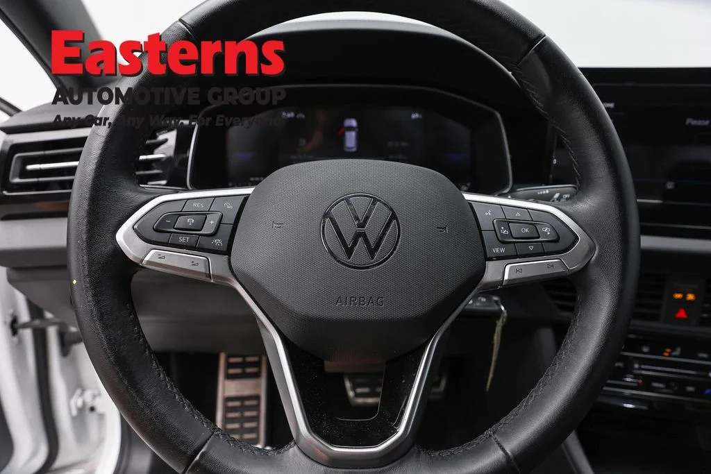 Used 2025 White Volkswagen 1.5T Sport image 10