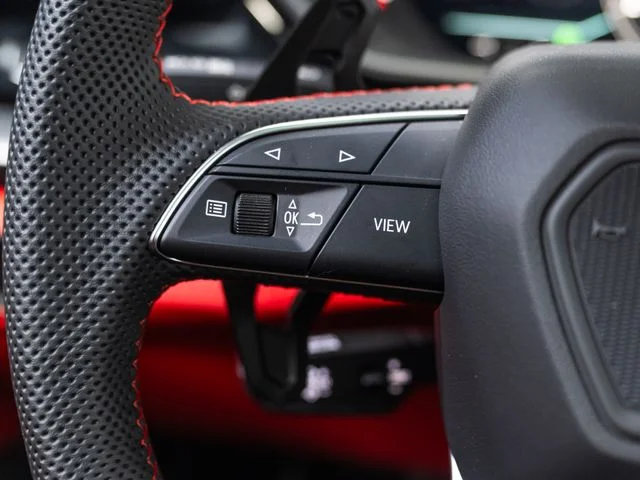 Used 2025 Black Lamborghini SE image 24