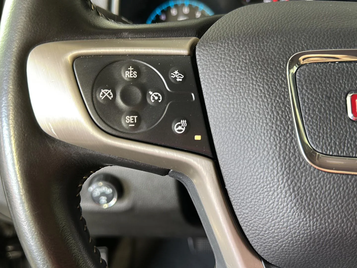Used 2022 Onyx Black GMC 4WD Denali image 14