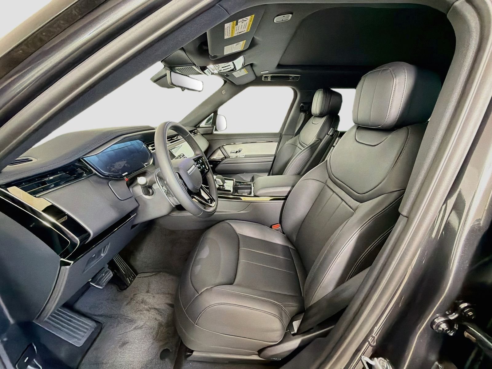 New 2026 Carpathian Grey Land Rover Dynamic SE image 23