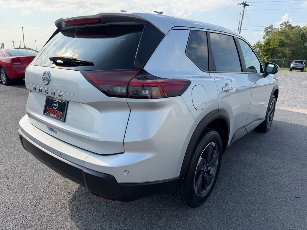Used 2025 Silver Nissan SV image 31
