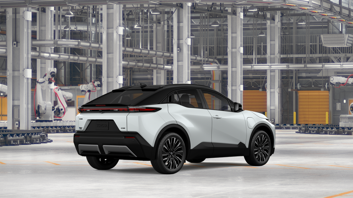 New 2026 Wind Chill Pearl with Midnight Black Metallic roof Toyota XSE image 10