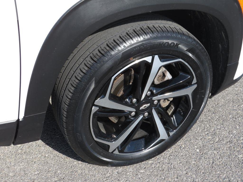 Used 2022 Summit White Chevrolet RS image 11