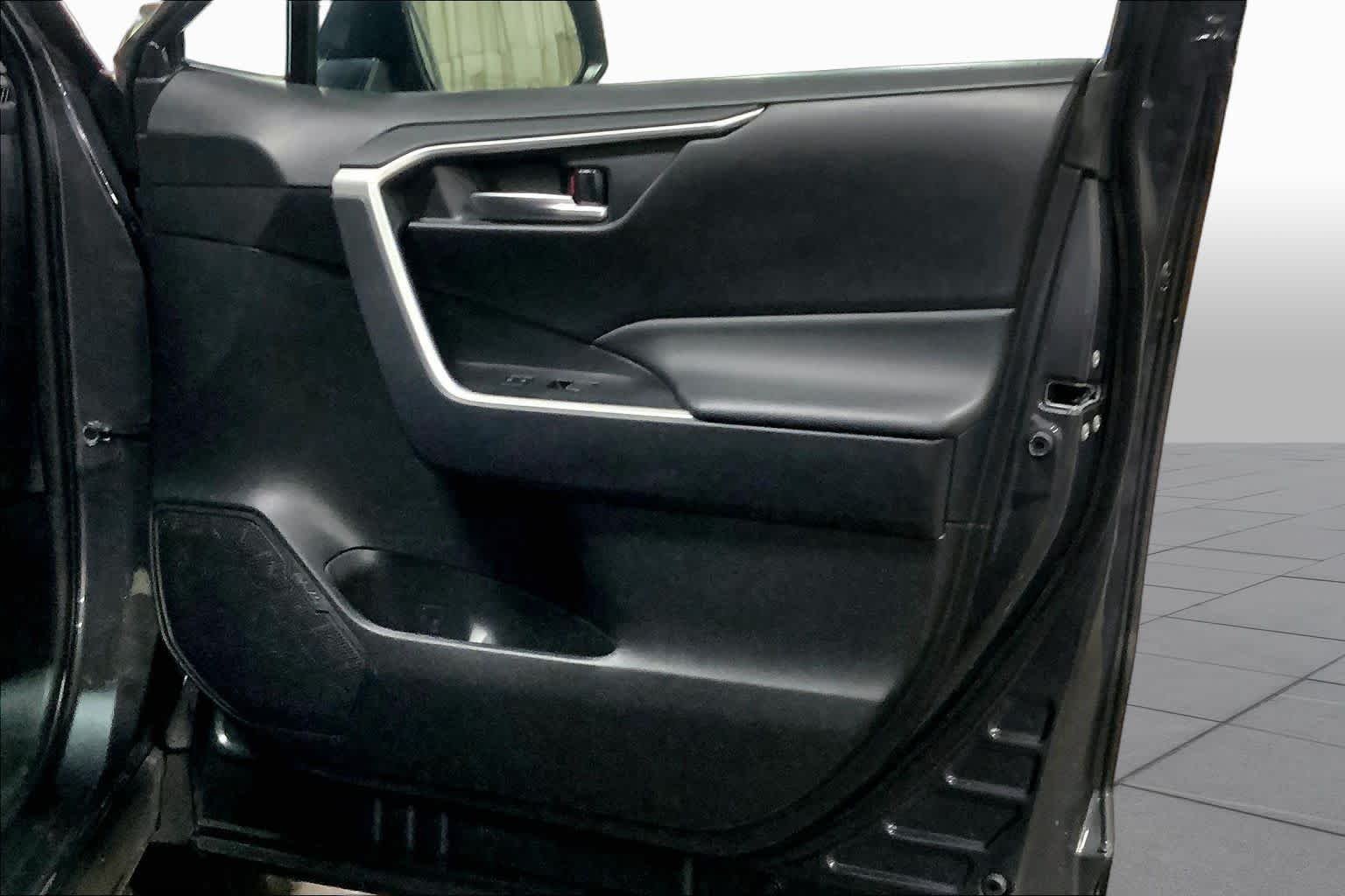 Used 2025 Magnetic Gray Metallic Toyota XLE image 23