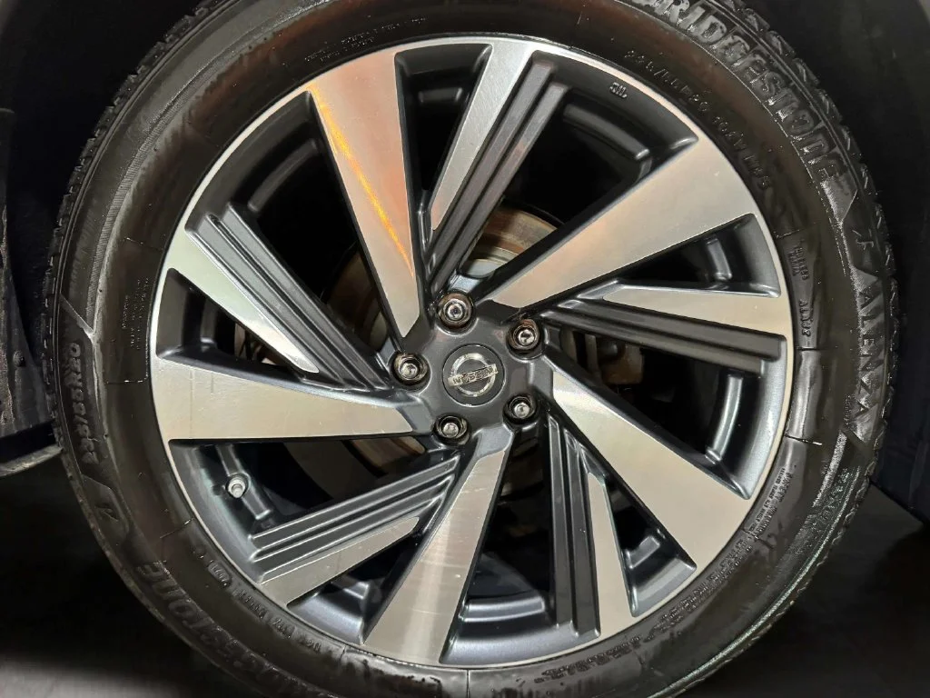 Used 2016 Magnetic Black Metallic Nissan Platinum image 30