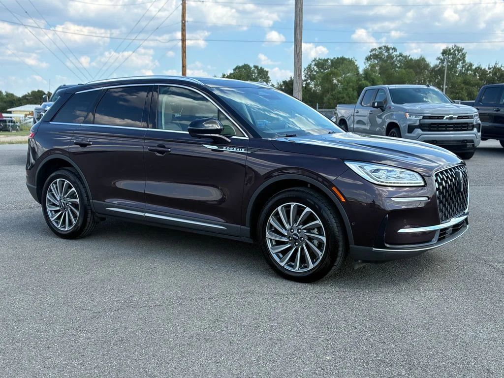 Used 2023 Crystal Red Metallic Lincoln Reserve image 1