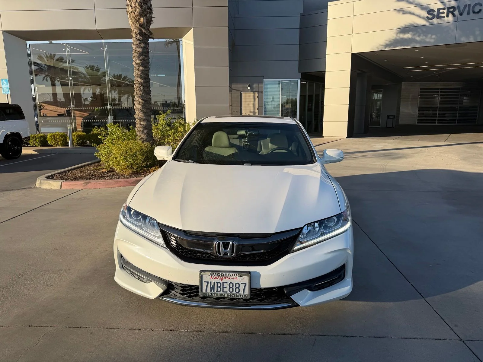 Used 2016 White Honda EX-L image 2