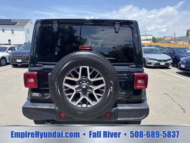 Used 2025 Black Jeep Sahara image 4