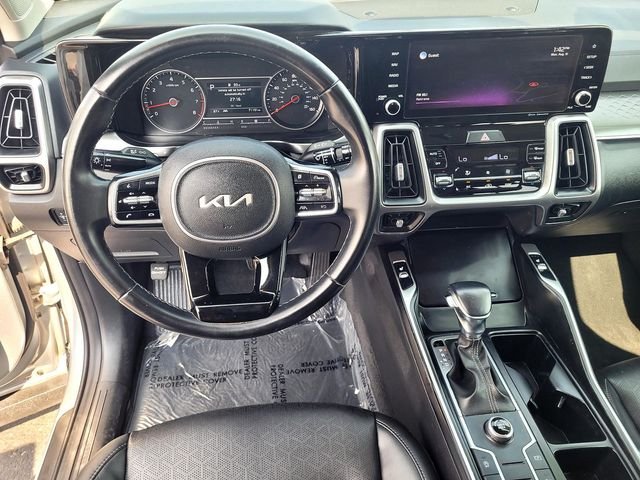 Used 2022 Silver Kia S image 9