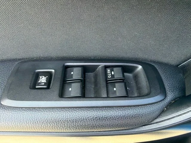 Used 2021 Blue Ford XLT image 14