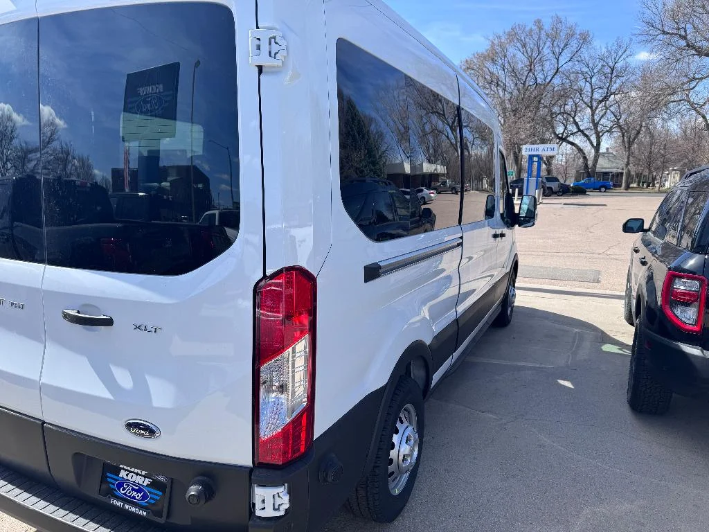 Used 2025 White Ford XL image 4