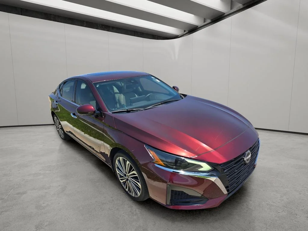 Used 2023 Garnet Pearl Metallic Nissan 2.5 SL image 7