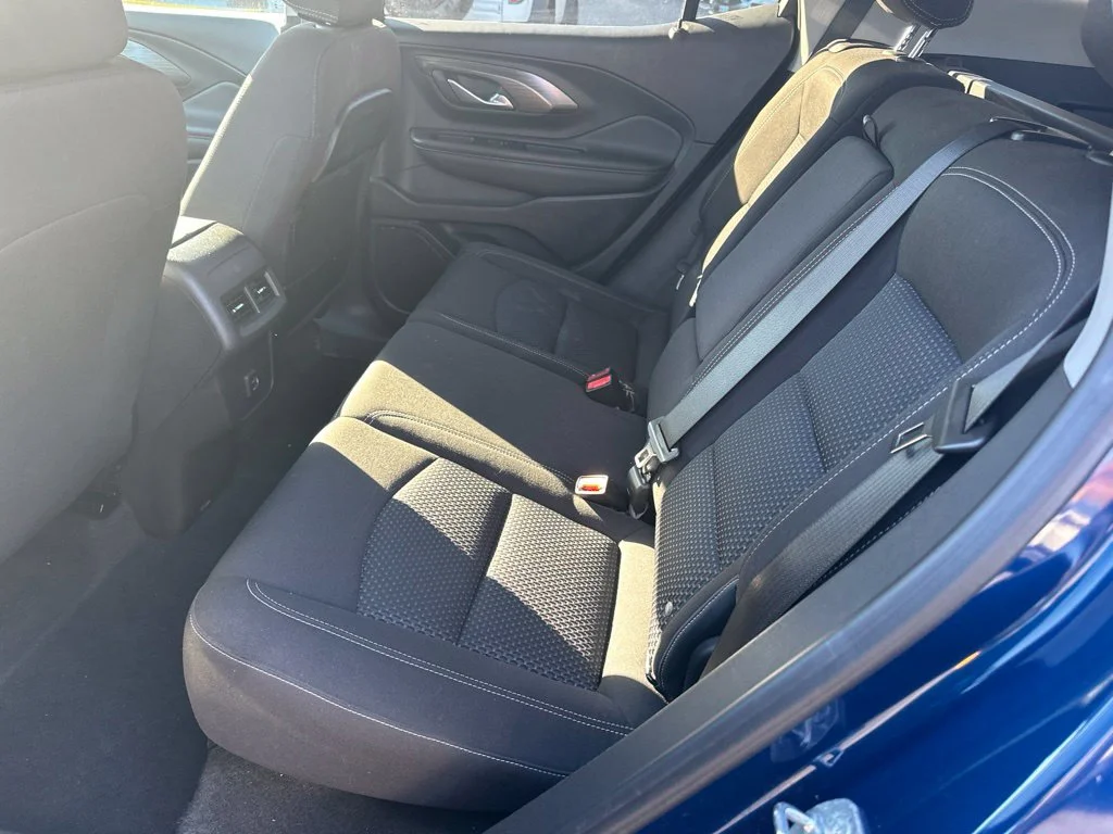 Used 2023 Marine Metallic GMC SLE image 7