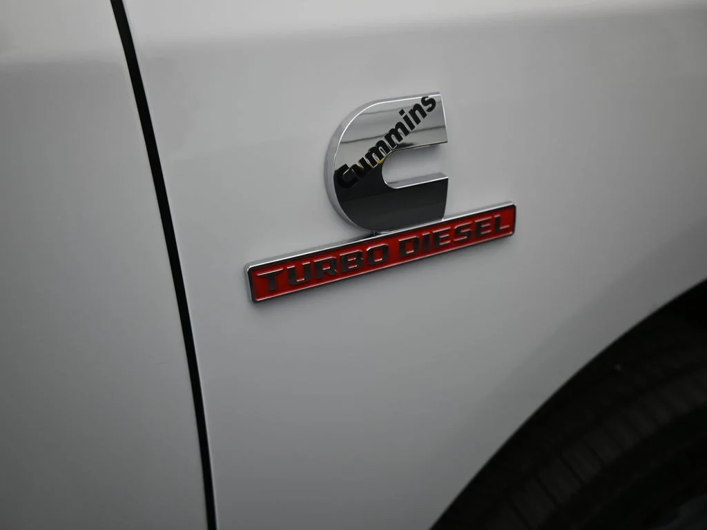 New 2026 Bright White Clear-Coat Exterior Paint RAM Tradesman image 46