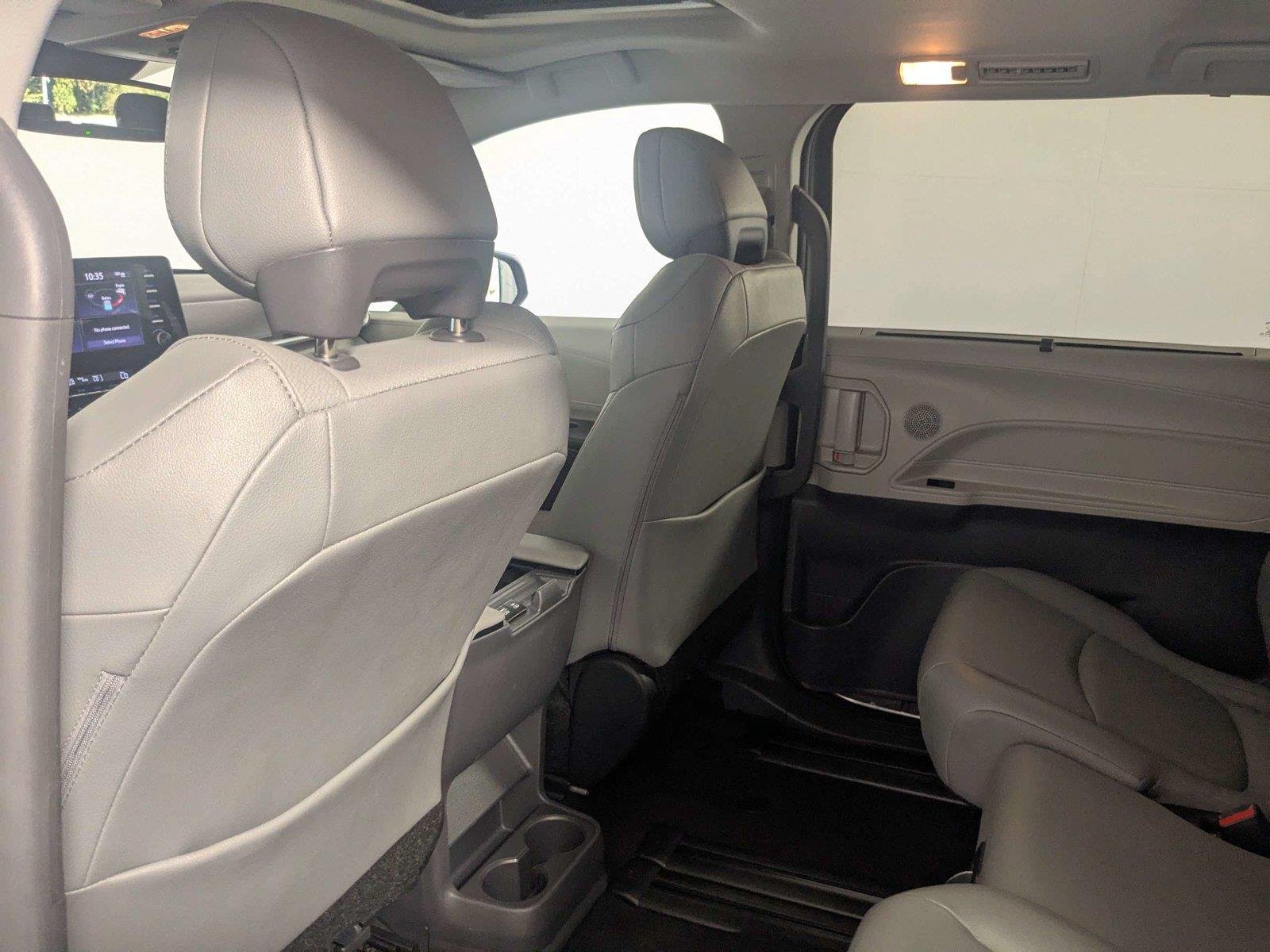 2024 Toyota Sienna XLE - Photo 36
