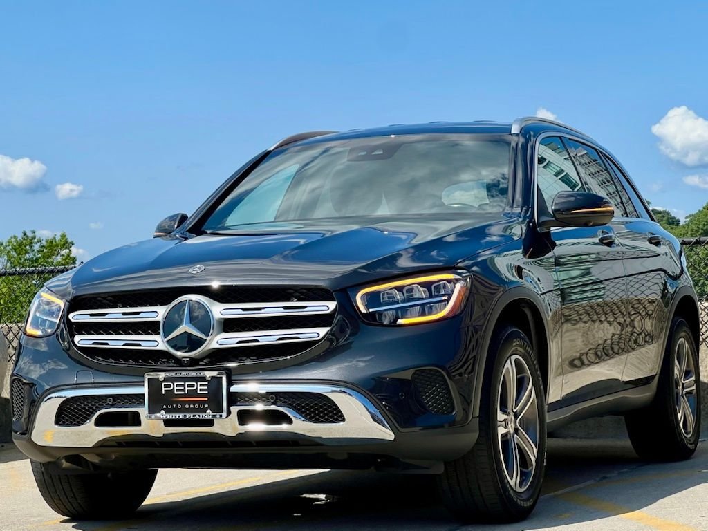 Certified Used 2022 Gray Mercedes-Benz GLC 300 image 4