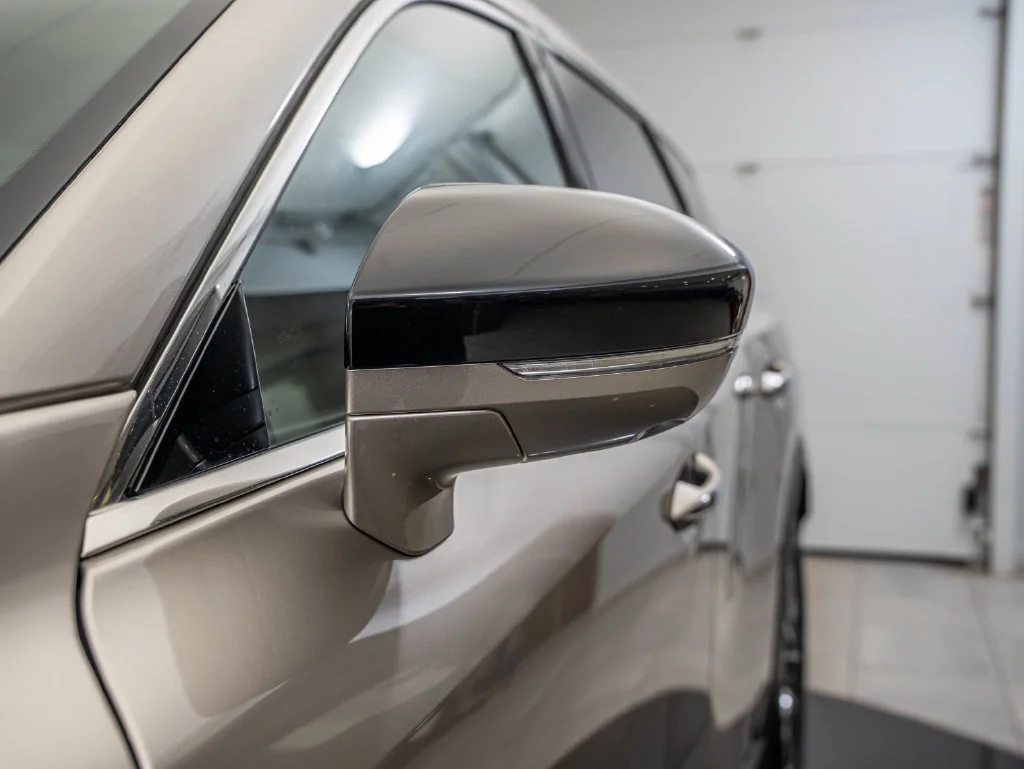 Used 2023 Warm Titanium INFINITI LUXE image 9