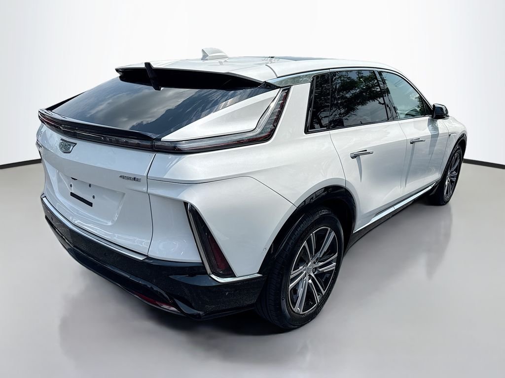 Used 2024 Crystal White Tricoat Cadillac Luxury image 7