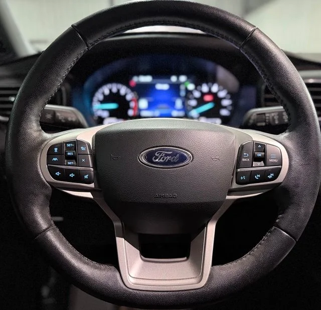 Used 2021 Gray Ford XLT image 25