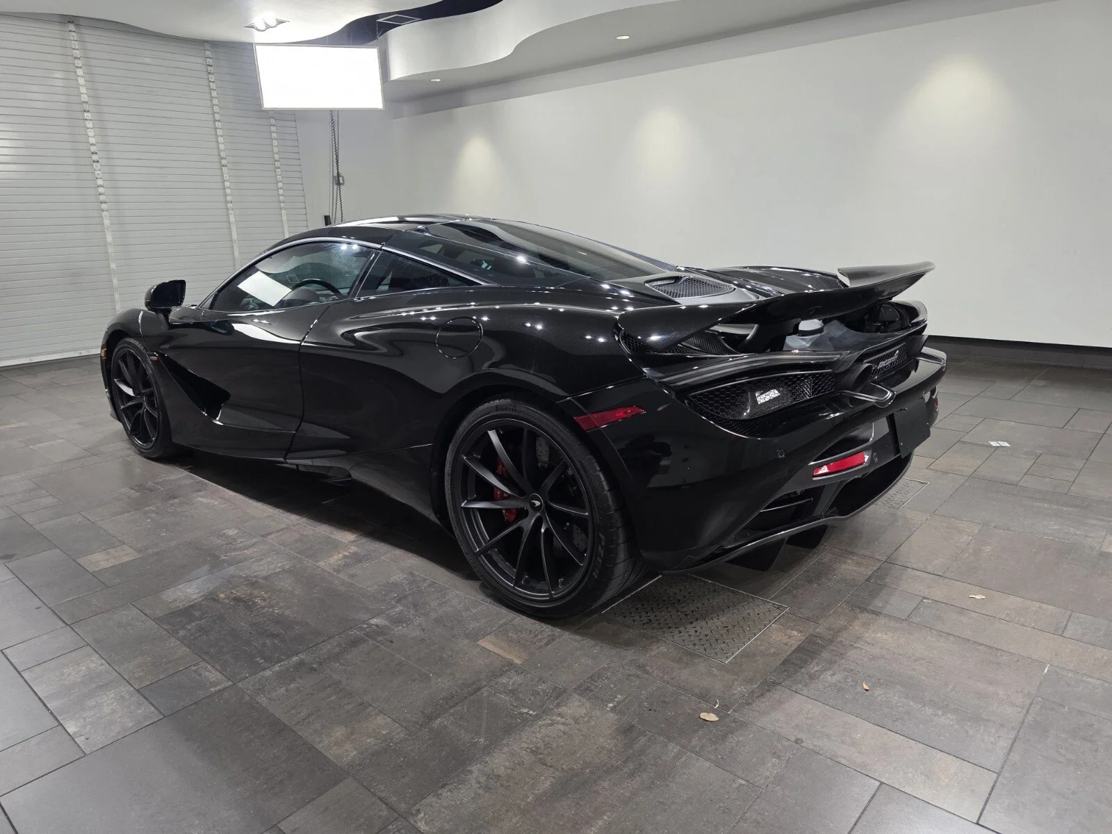 Used 2022 Onyx Black McLaren Performance Coupe image 4