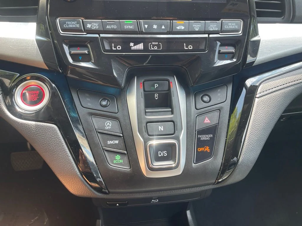 Used 2023 White Honda Touring image 22
