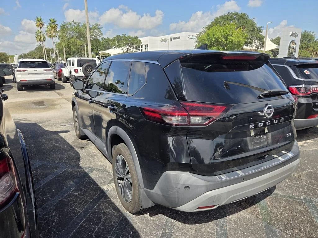Used 2021 Super Black Nissan SV image 4