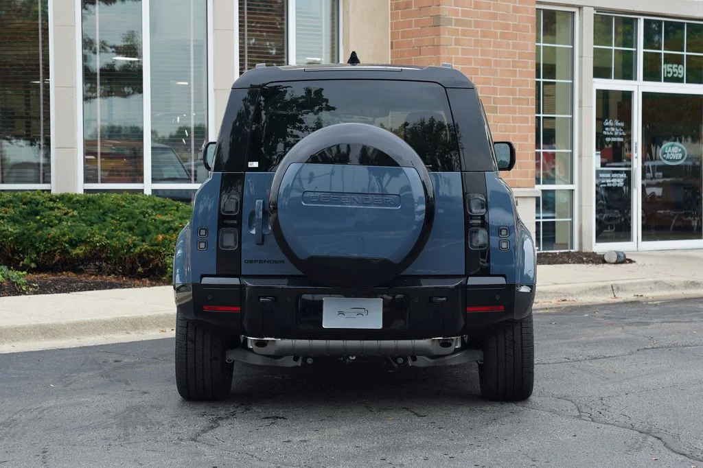 New 2026 Tasman Blue Land Rover X-Dynamic SE image 5