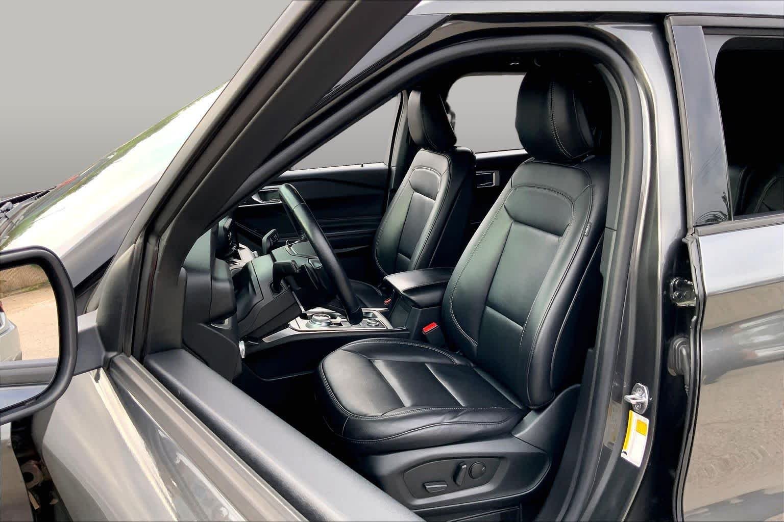 Pre-Owned 2020 Ford Explorer XLT