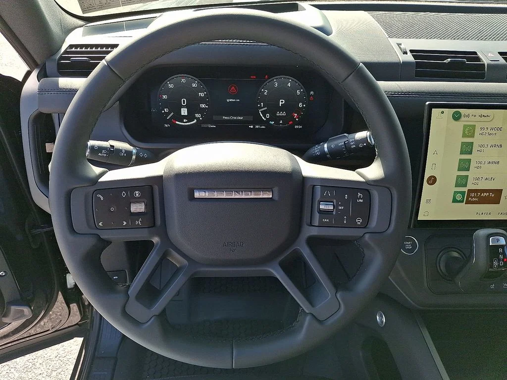 New 2026 Santorini Black Land Rover S image 11