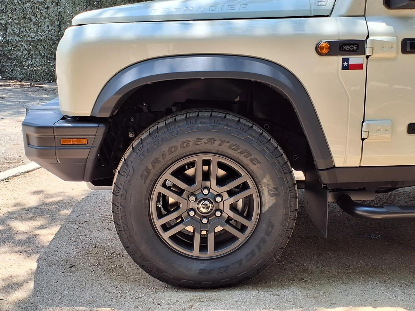 New 2026 SCOTTISH WHITE INEOS Fieldmaster Edition image 8