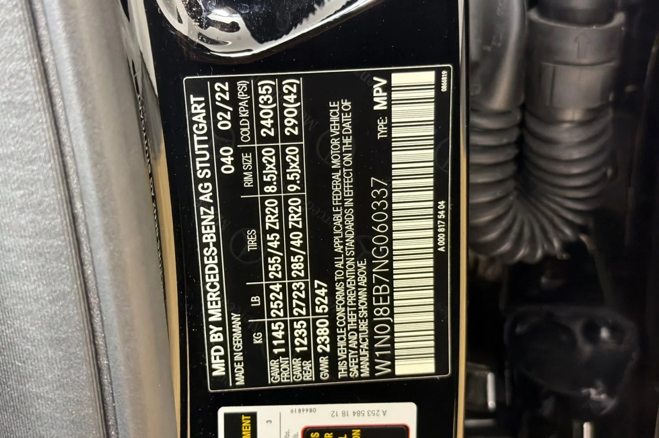 Used 2022 Black Mercedes-Benz GLC 300 image 26