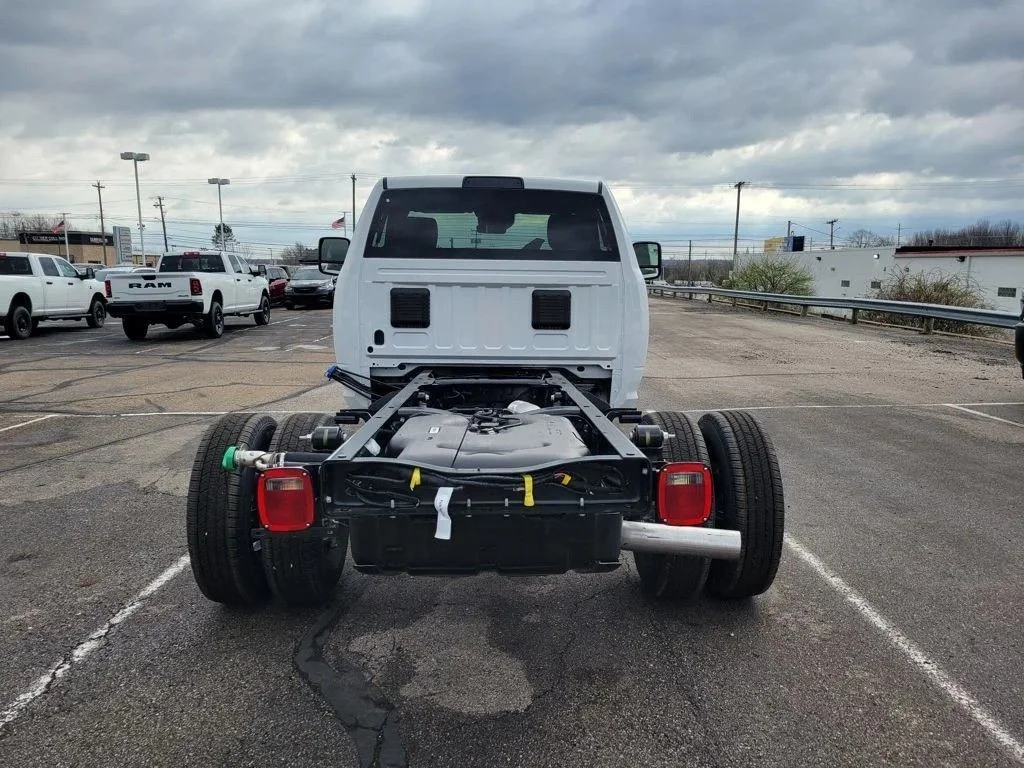 2026 RAM 3500 Chassis Tradesman - Photo 6