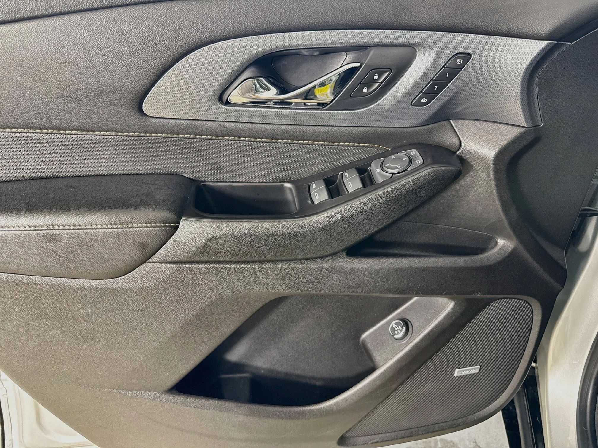 Used 2020 SILVER ICE METALLIC Chevrolet Premier image 20