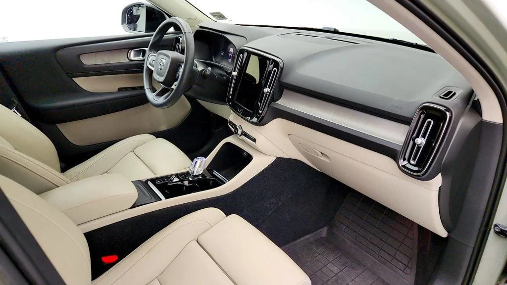 Used 2023 Sage Green Metallic Volvo B5 Plus Dark Theme AWD w/ Climate Package & 20’’ Wheels image 22
