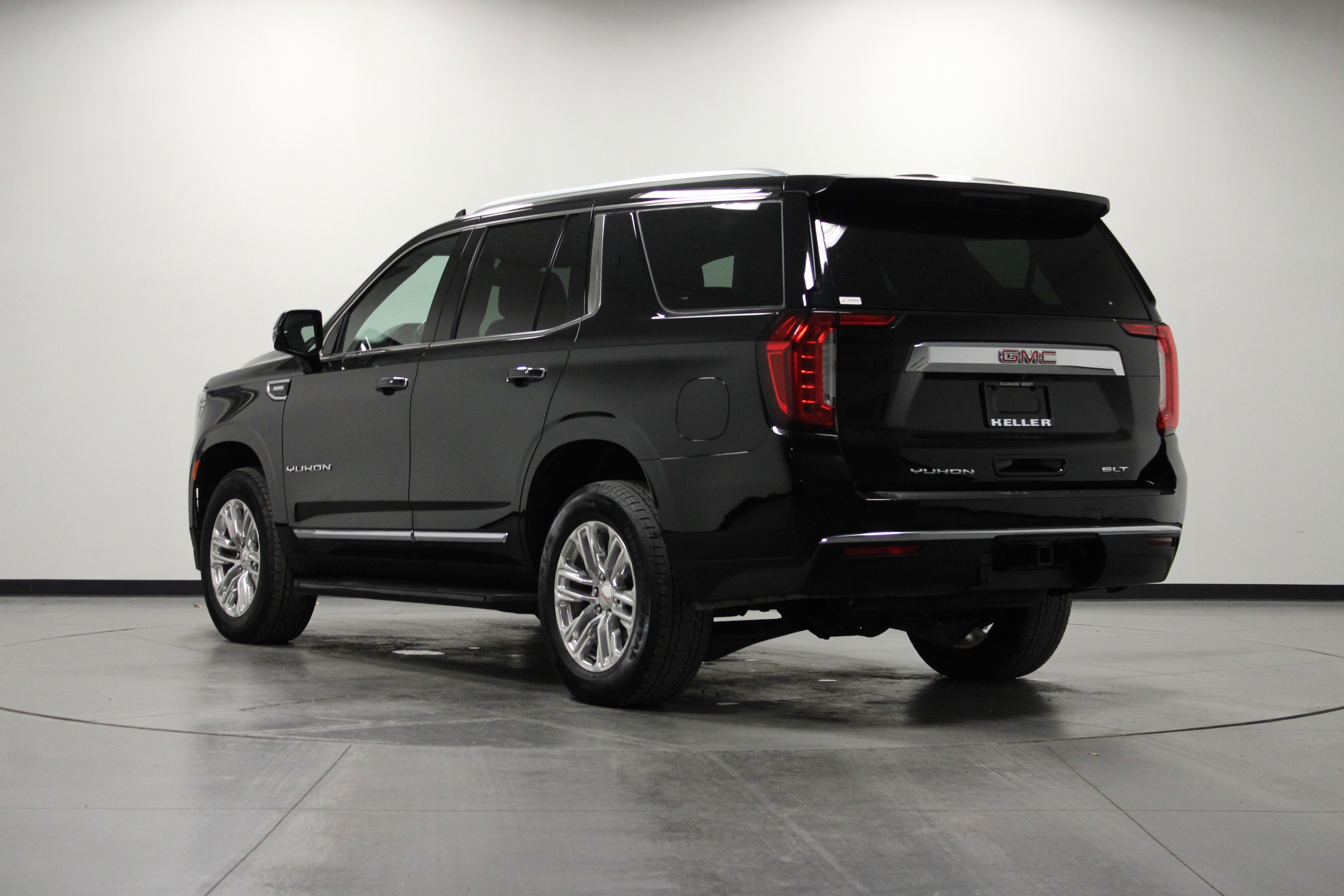Used 2024 Onyx Black GMC SLT image 6