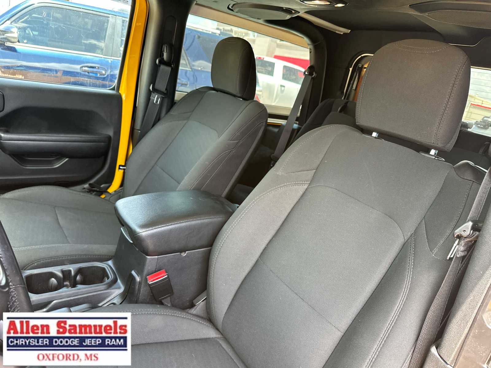 Used 2021 Hellayella Clearcoat Jeep Sport S image 10