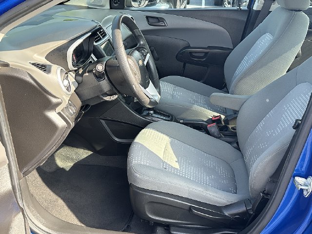 Used 2018 Blue Chevrolet LS image 18
