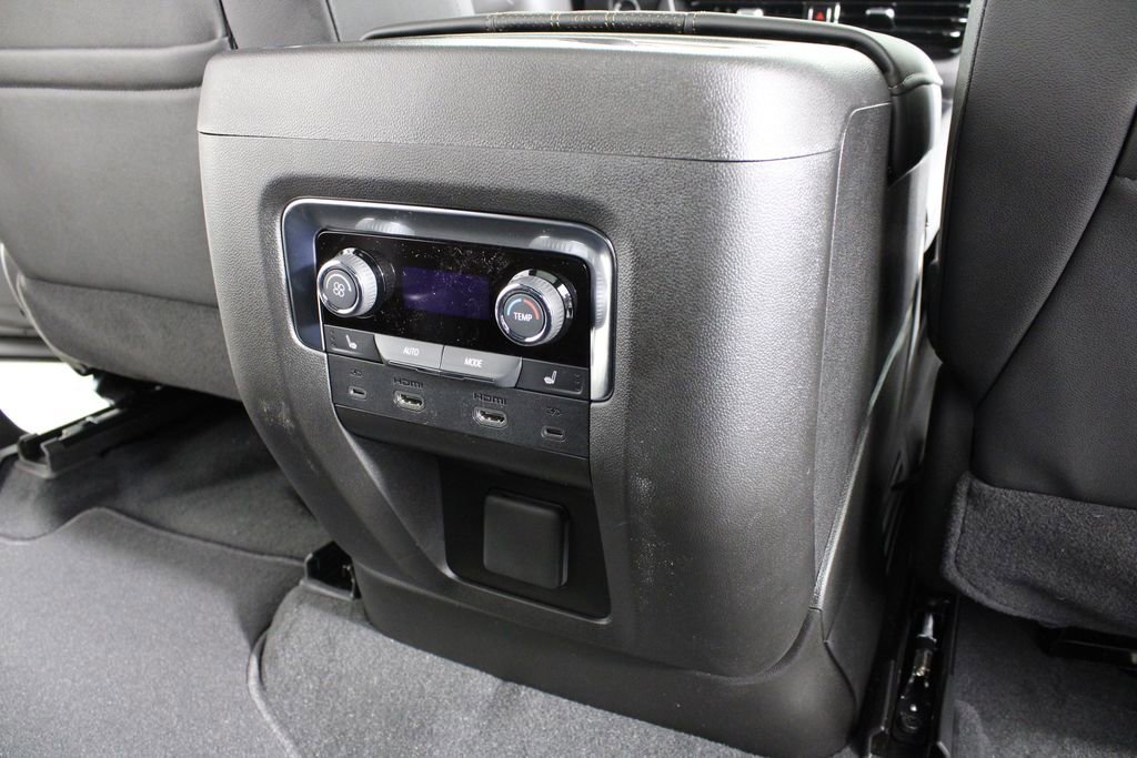 2026 Chevrolet Suburban High Country - Photo 18